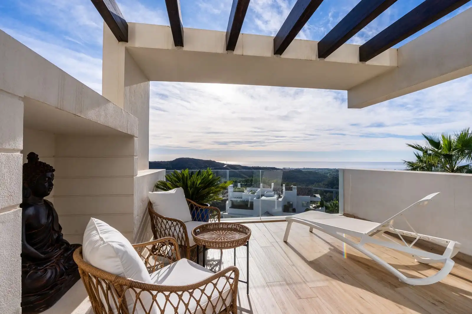 Terraza de Piso en venta en Benahavís con Aire acondicionado, Jardín privado y Terraza