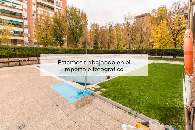 Piso en Venta en Calle de Santiago de Compostela en La Paz