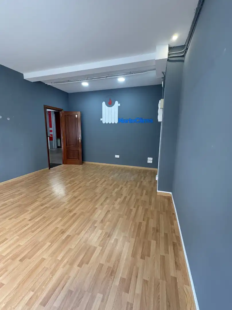 Local en venta en Corvera de Asturias con Parquet