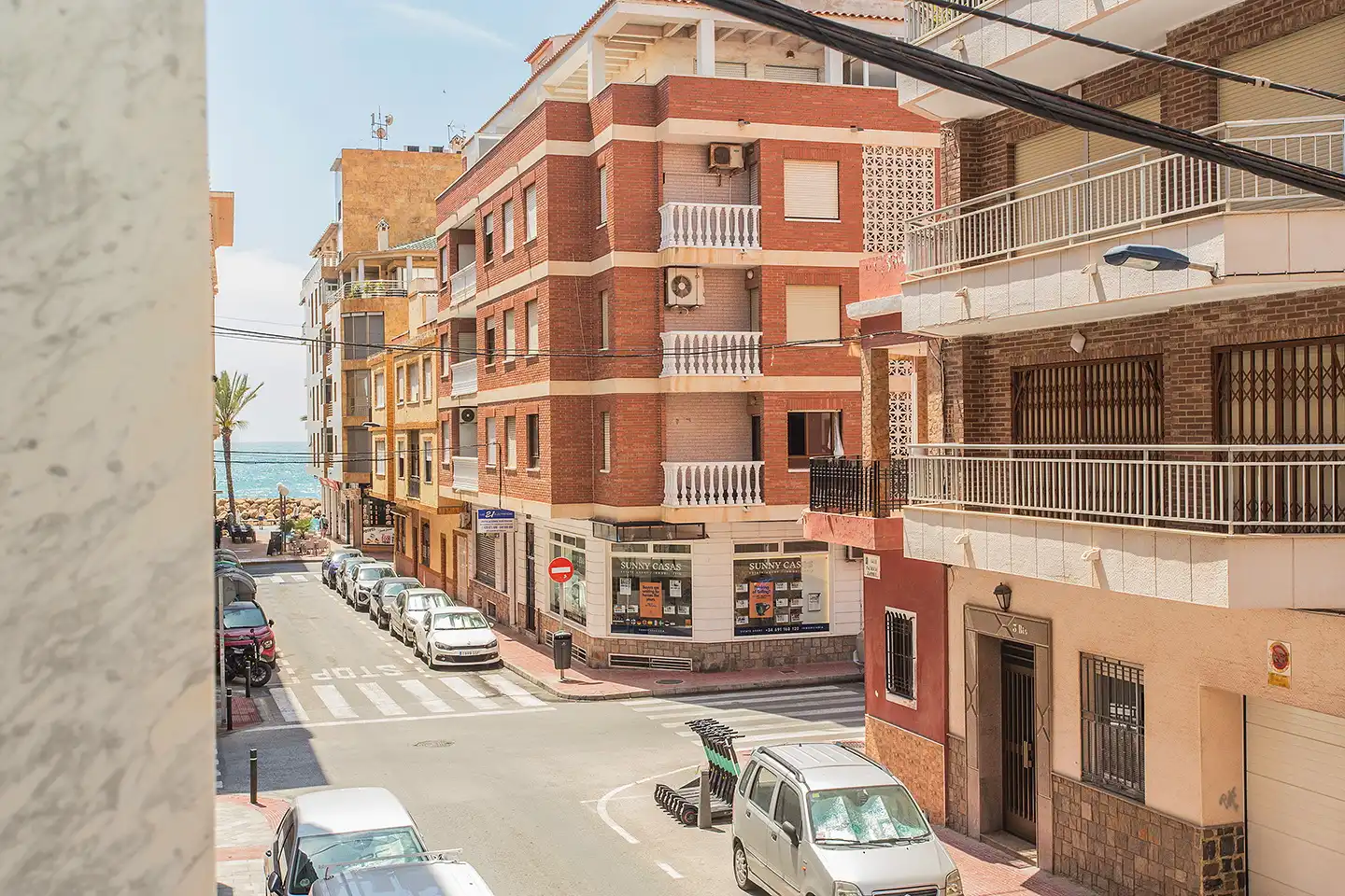Vista exterior de Casa adosada en venta en Torrevieja con Aire acondicionado, Amueblado y Horno