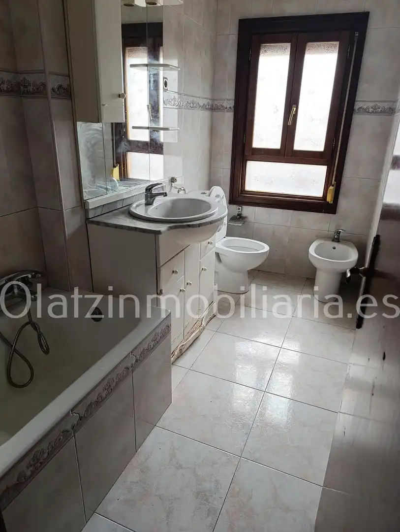 Baño de Piso en venta en Balmaseda con Trastero y Balcón