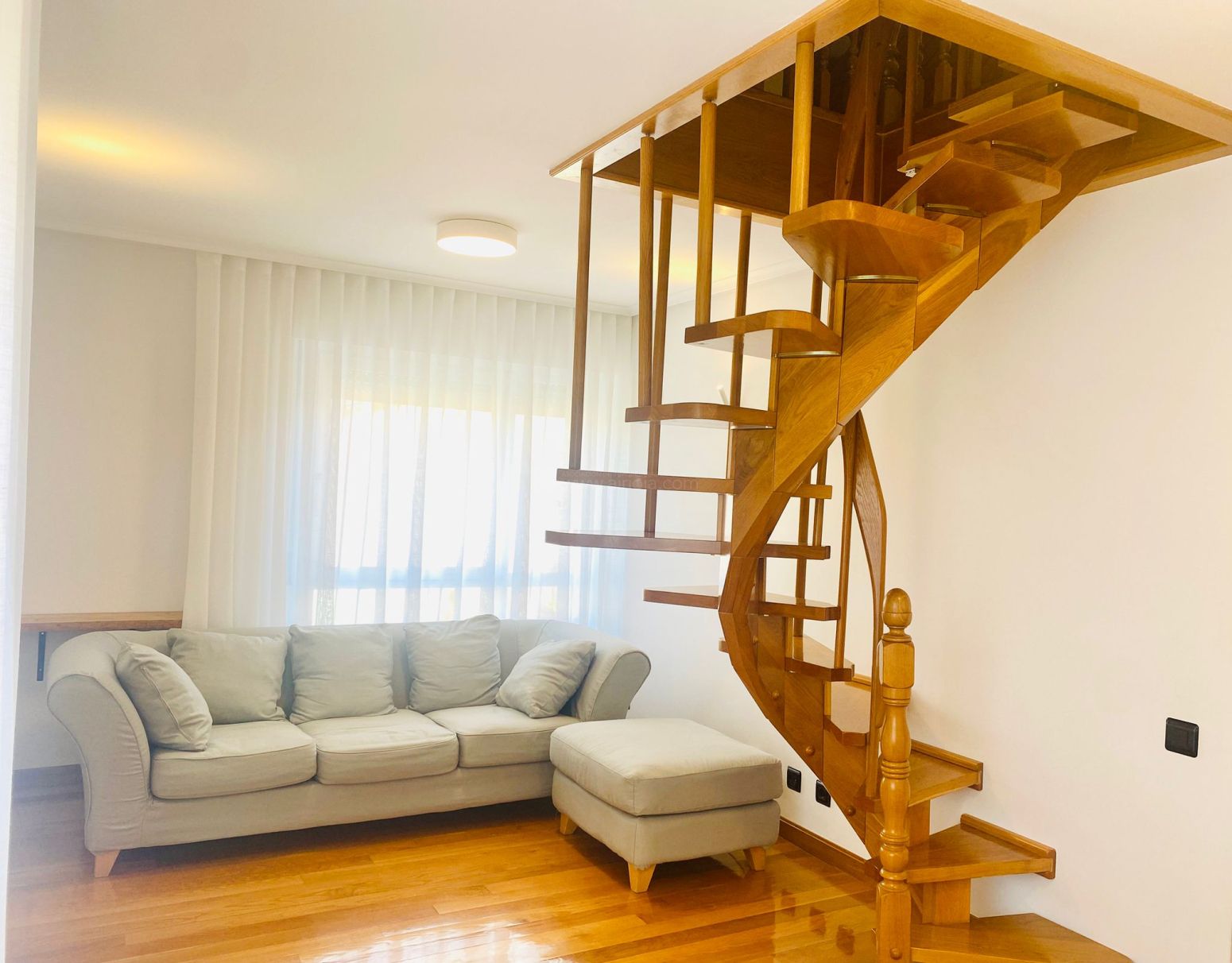 Living room of Flat to rent in  Logroño  with Air Conditioner, Heating and Parquet flooring