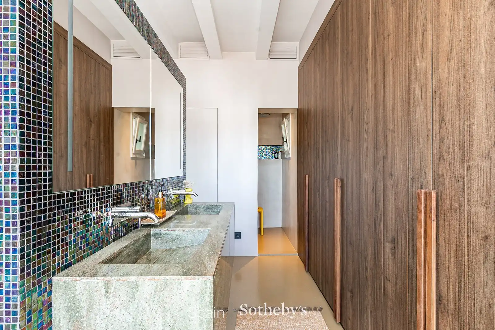 Baño de Casa adosada en venta en Sitges con Aire acondicionado, Calefacción y Jardín privado