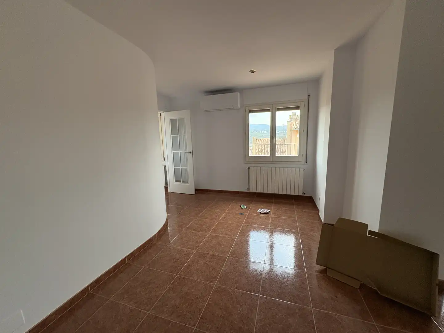 Wohnzimmer von Dachboden zum Verkauf in Centelles mit Klimaanlage, Heizung und Terrasse