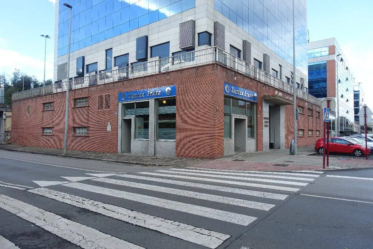 Vista exterior de Oficina de lloguer en Leioa