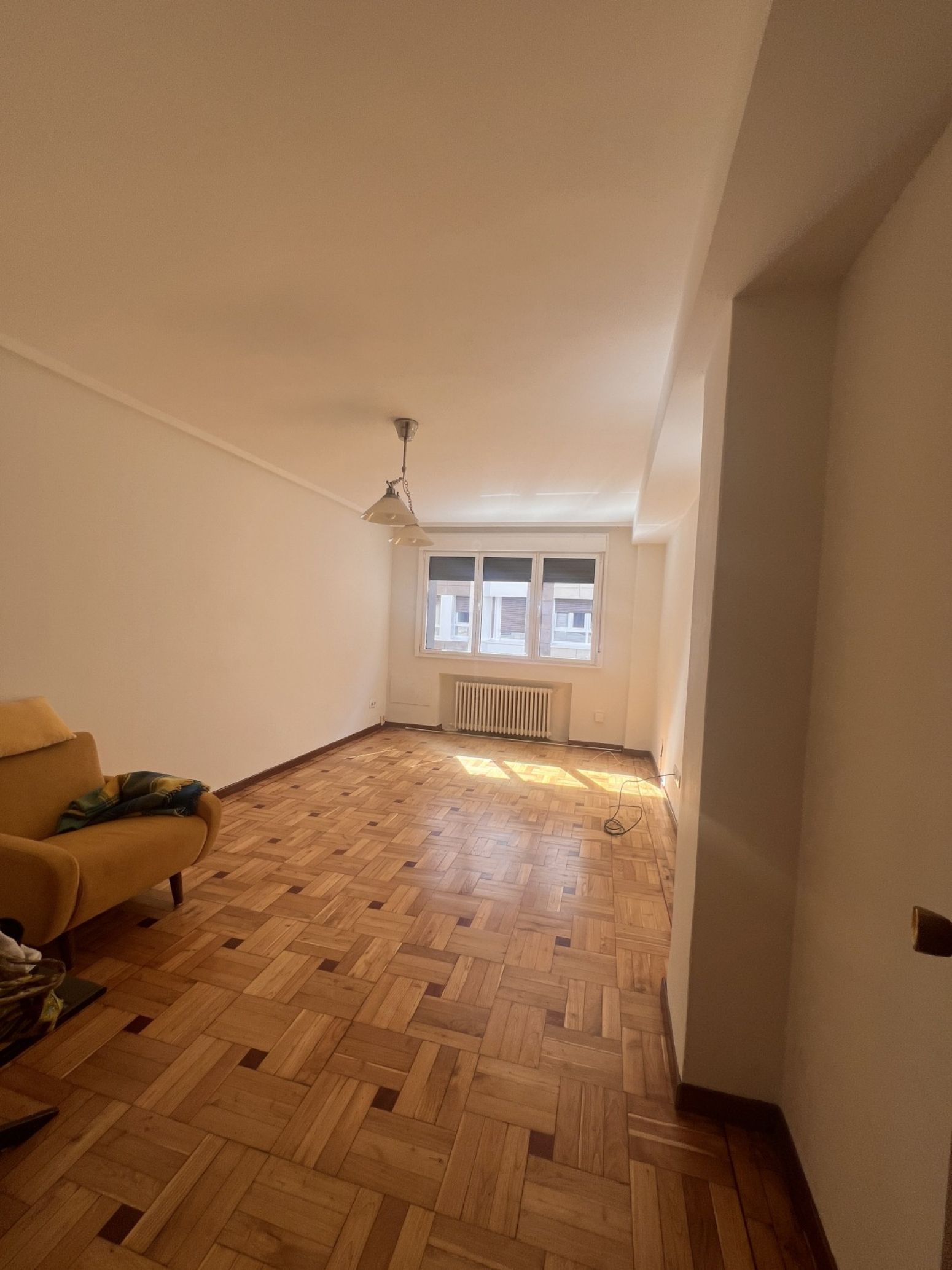 Living room of Flat for sale in Gijón   with Heating, Parquet flooring and Terrace