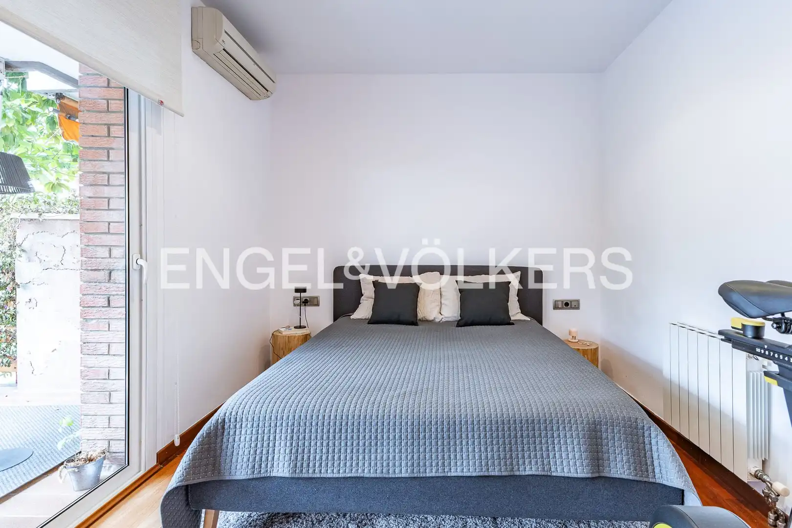 Habitación de Piso en venta en Sant Cugat del Vallès con Aire acondicionado, Calefacción y Jardín privado