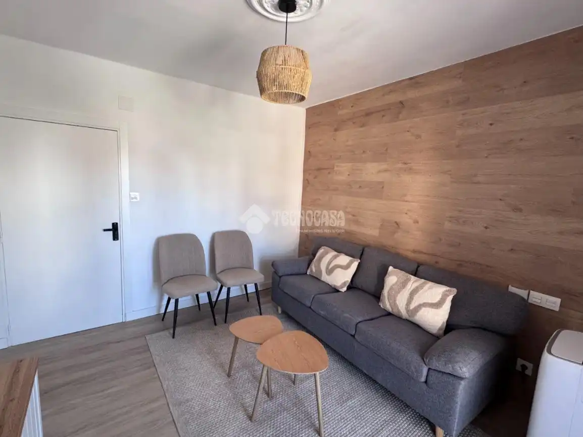 Living room of Flat for rent in León Capital   with Heating, Parquet flooring and Terrace