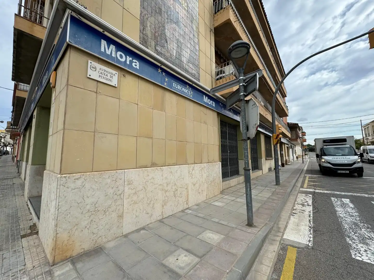 Local comercial en venda a Av/ Caixa de Pensiones, imagen 2