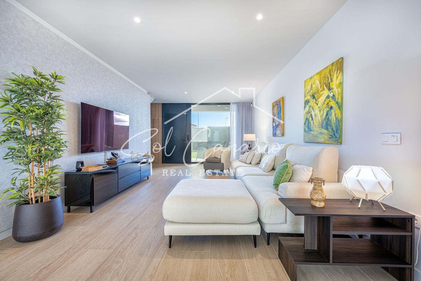 Living room of House or chalet for sale in Santa Lucía de Tirajana  with Air Conditioner, Terrace and Storage room