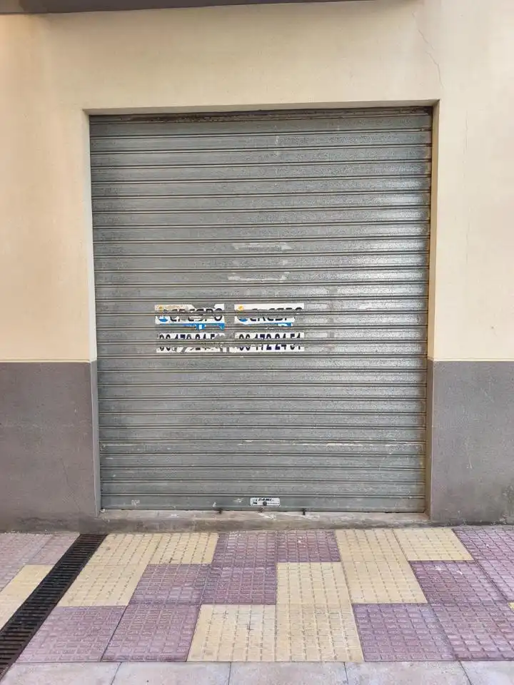 Local comercial de lloguer a Caminàs dels Hòmens, imagen 3