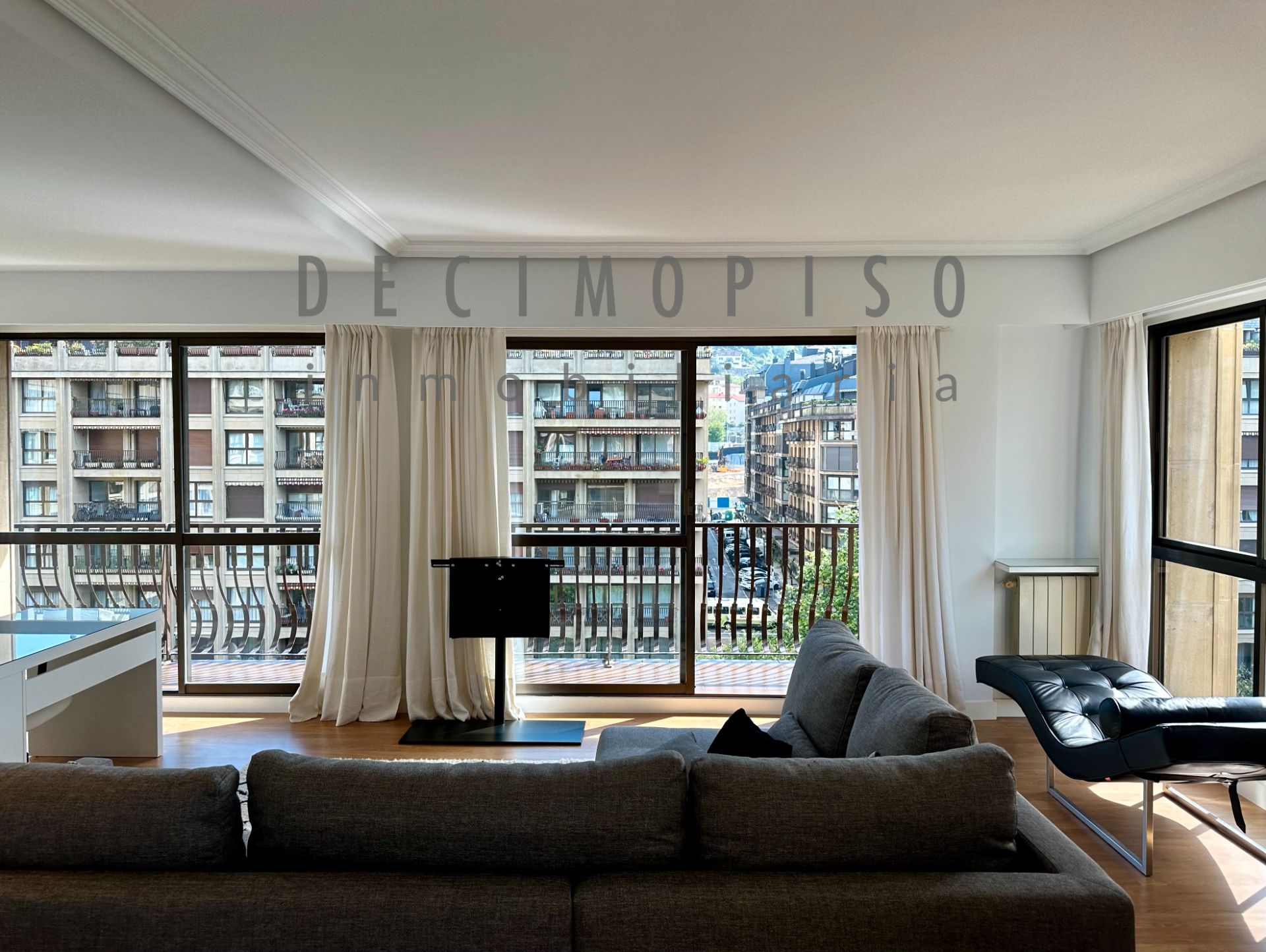 Living room of Flat to rent in Donostia - San Sebastián   with Heating, Terrace and Furnished