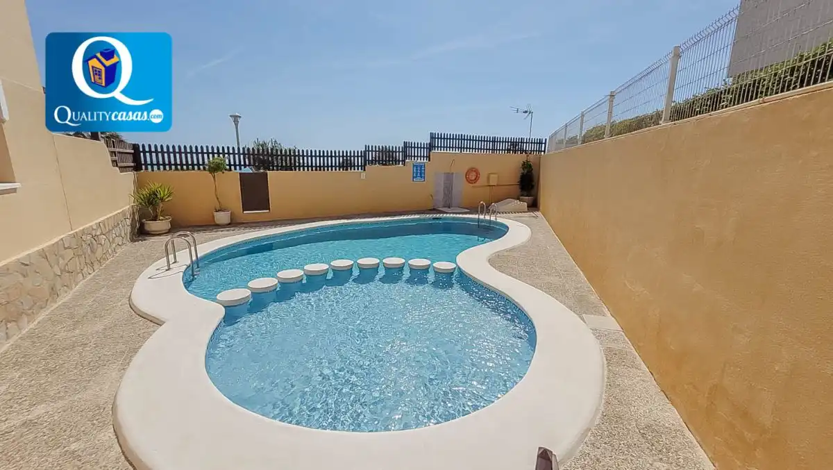 Piscina de Casa adosada en venta en El Campello con Aire acondicionado, Terraza y Balcón