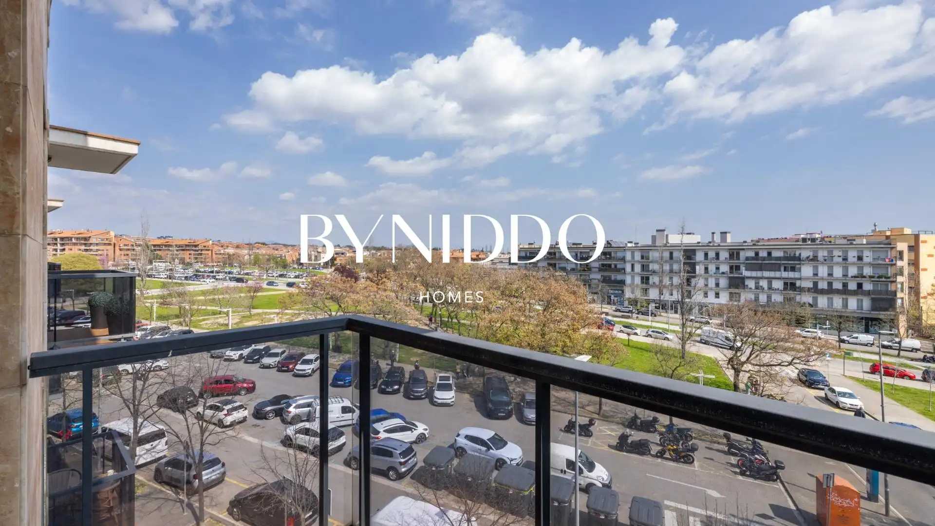 Exterior view of Flat for sale in Sant Cugat del Vallès  with Air Conditioner, Heating and Parquet flooring