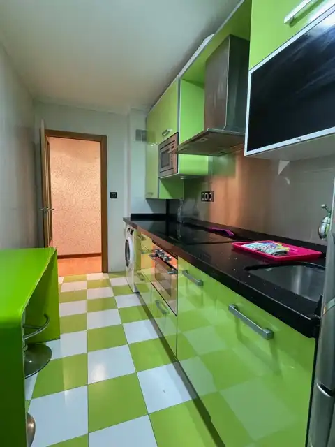 Cocina de Piso de alquiler en Santa Cruz de Bezana con Calefacción, Amueblado y Horno