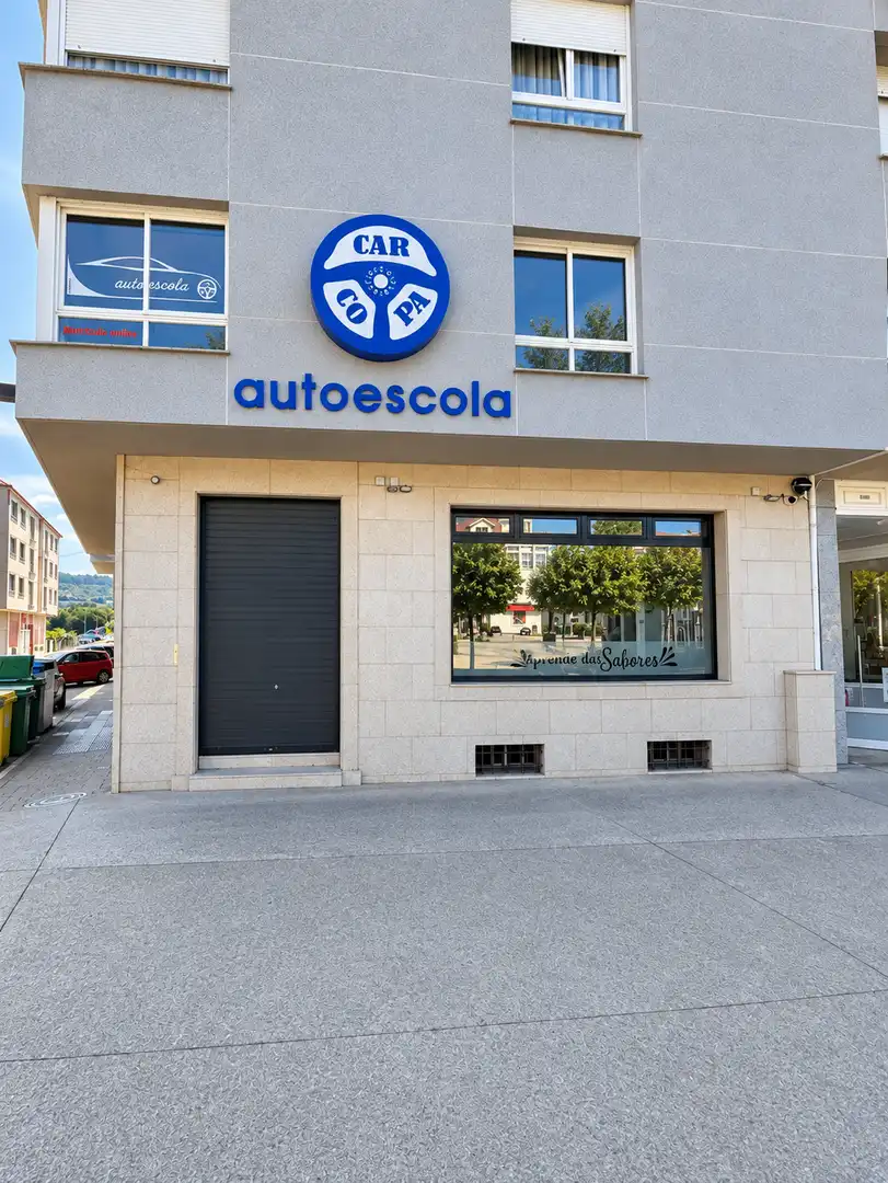 Local comercial en venta en Ponteceso, imagen 2