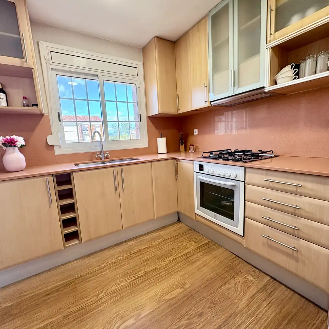 Kitchen of Flat for sale in Sant Boi de Llobregat  with Air Conditioner, Heating and Furnished