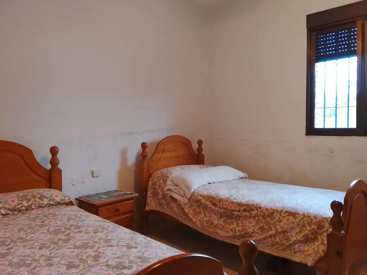 Dormitori de Finca rústica en venda en Córdoba amb Aire condicionat, Calefacció i Jardí privat