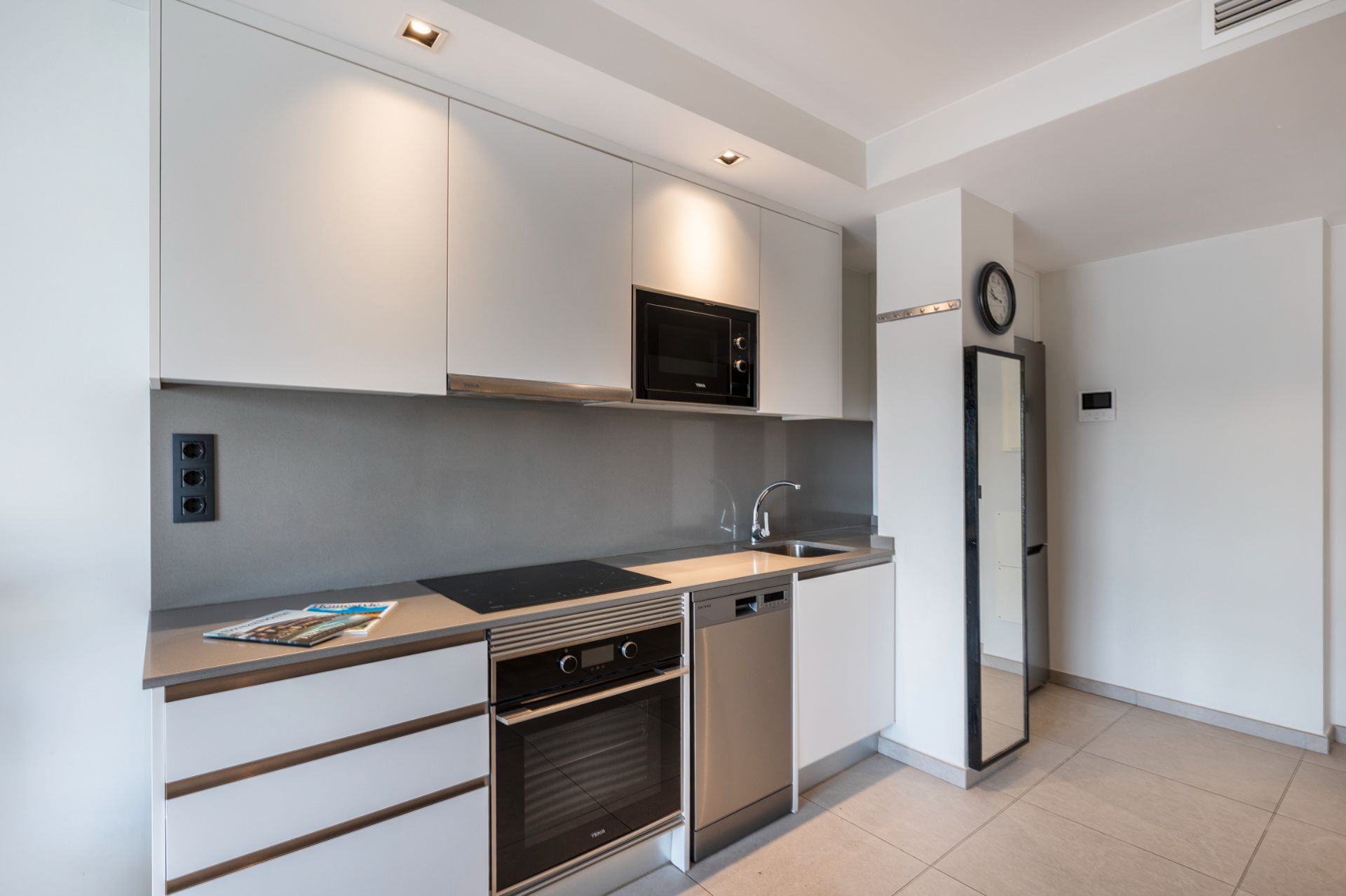 Cuina de Apartament en venda en Las Palmas de Gran Canaria amb Traster i Moblat