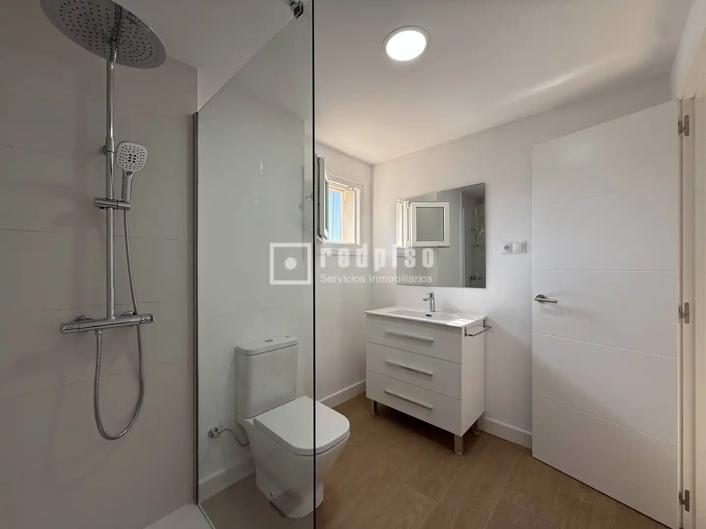 Baño de Piso en venta en Málaga con Jardín privado y Terraza