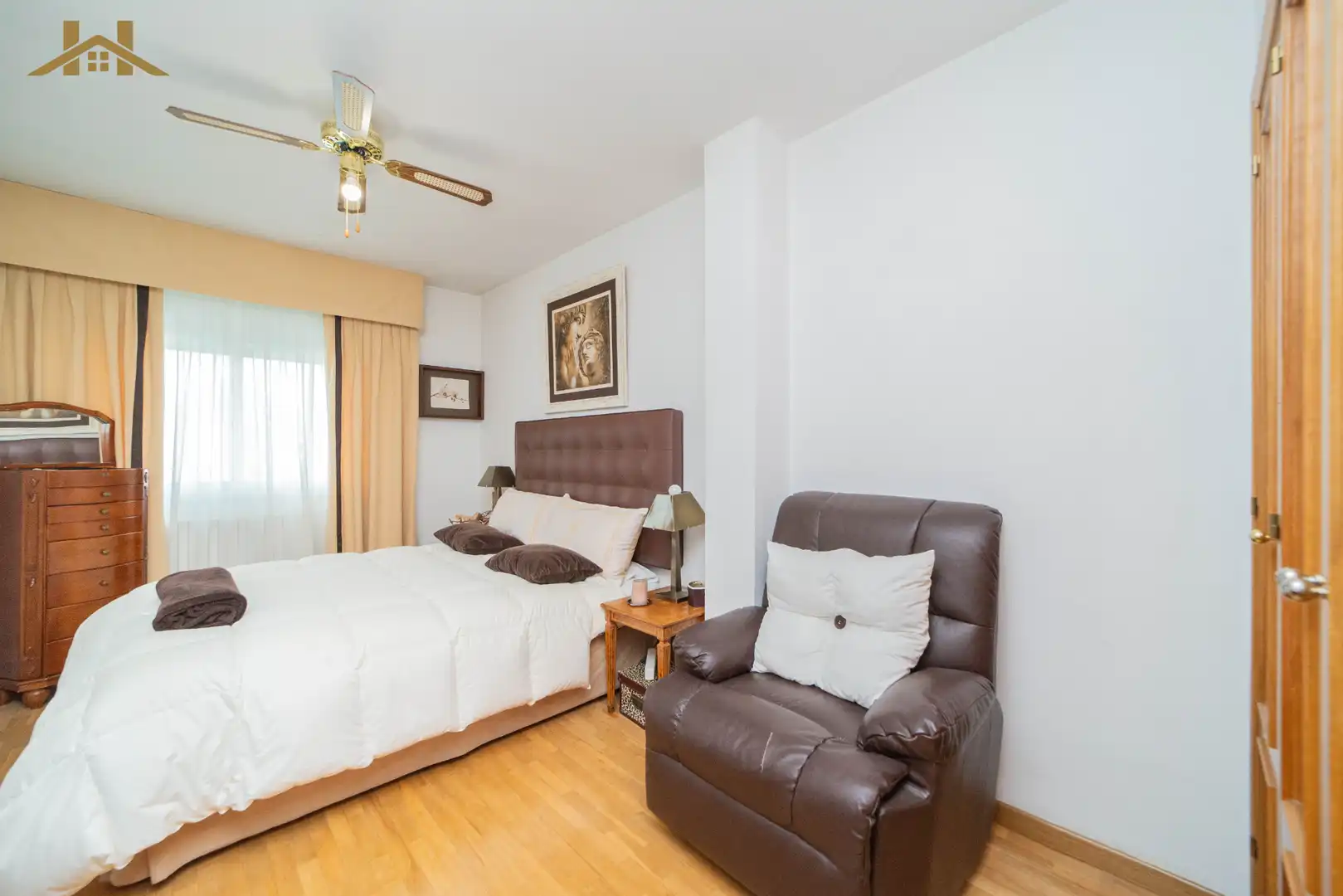 Schlafzimmer von Maisonette zum Verkauf in Pozuelo de Alarcón mit Klimaanlage, Heizung und Terrasse