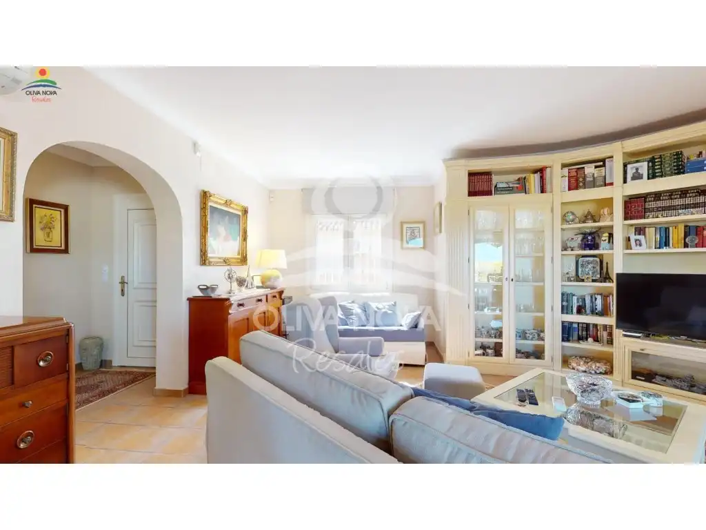 Sala de estar de Casa o chalet en venta en Oliva con Jardín privado