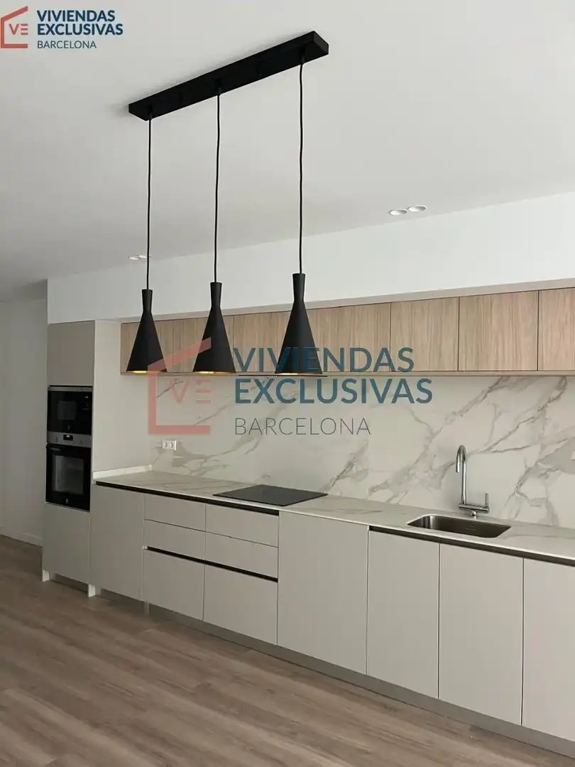 Cocina de Dúplex en venta en Barcelona con Parquet, Balcón y Alarma