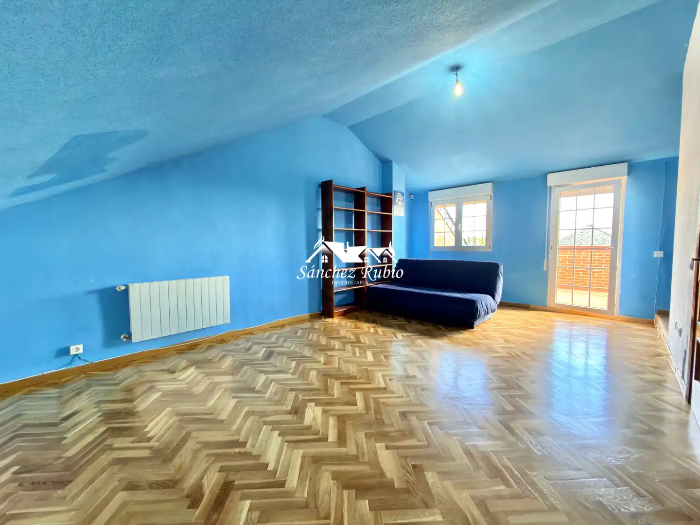 Schlafzimmer von Einfamilien-Reihenhaus zur Miete in Torrelodones mit Heizung, Privatgarten und Parkett
