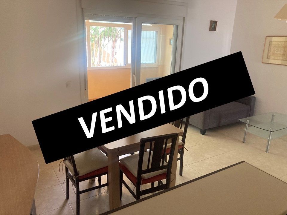 Vista exterior de Apartamento en venta en Roquetas de Mar con Piscina comunitaria