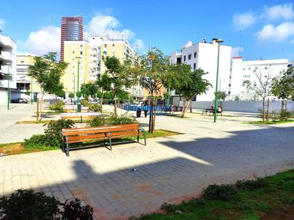 Außenansicht von Wohnung zum verkauf in  Sevilla Capital mit Klimaanlage und Terrasse