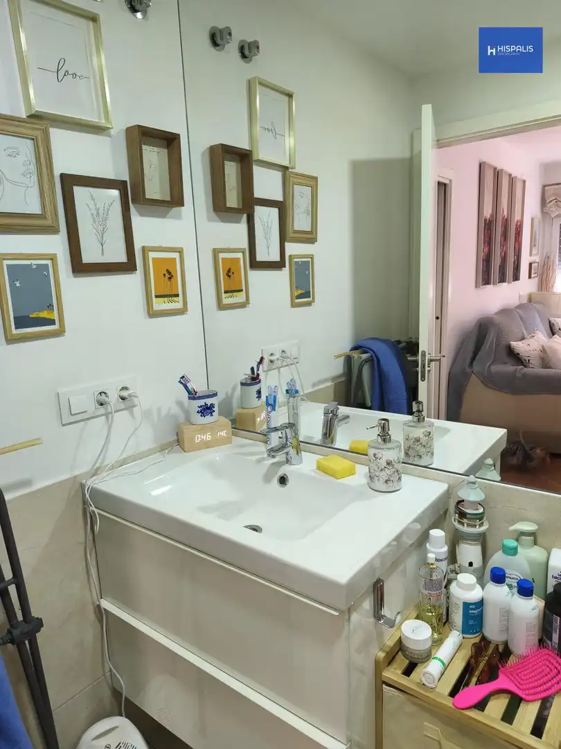 Baño de Piso en venta en Sevilla con Calefacción y Terraza