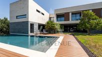 Exterior view of House or chalet for sale in Villanueva de la Cañada  with Air Conditioner, Heating and Private garden