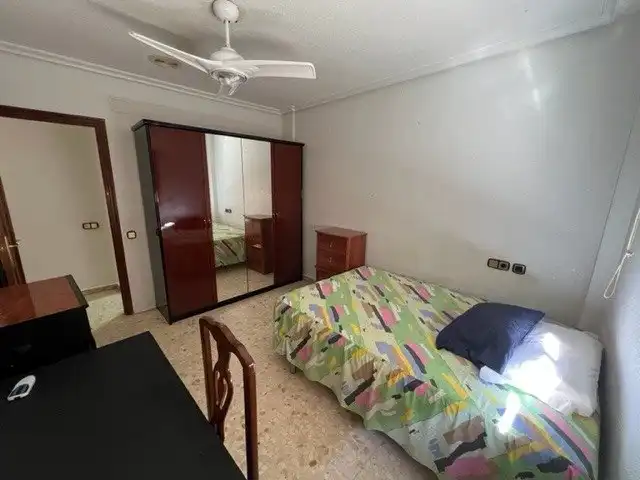 Habitación de Piso en venta en Murcia con Aire acondicionado, Trastero y Amueblado