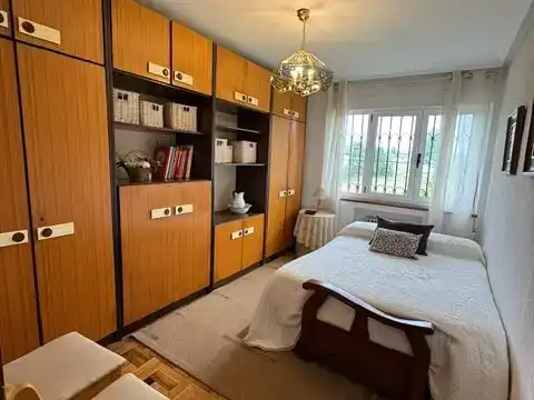 Dormitori de Casa o xalet en venda en Villaviciosa amb Balcó