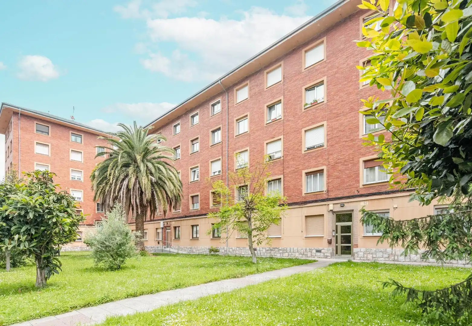 Flat for rent in Calle RAMON PEREZ DE AYALA, 52, San Pedro - Siana