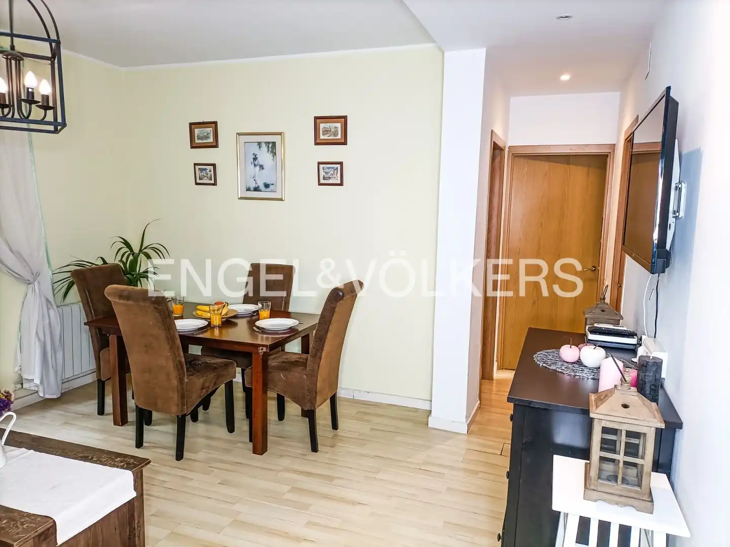 Comedor de Piso de alquiler en Barcelona con Aire acondicionado, Calefacción y Balcón