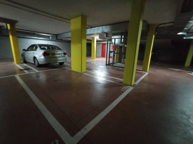 Garaje en Venta en Entrepeñas en Ensanche de Vallecas - La Gavia