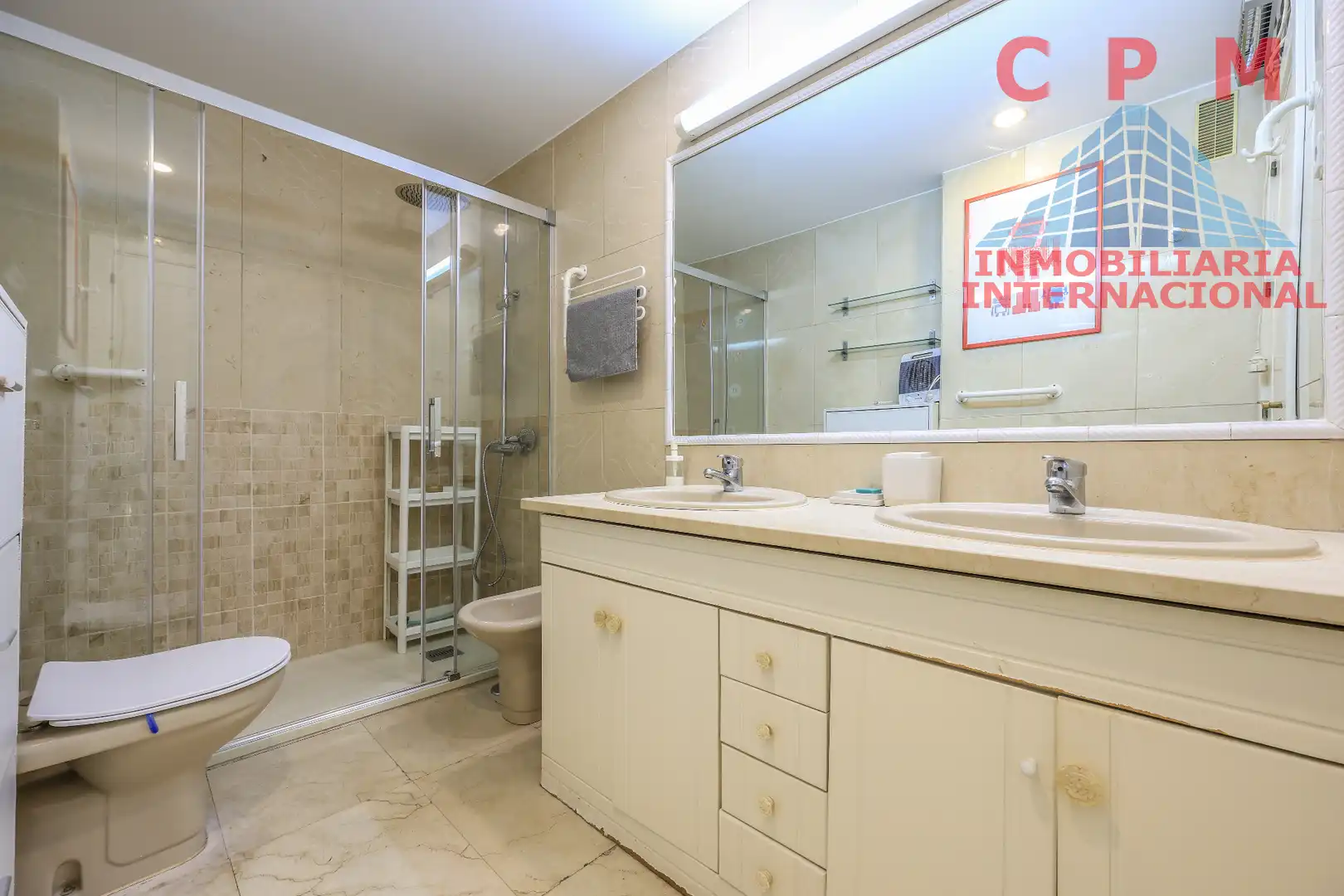 Badezimmer von Wohnung zur Miete in Madrid mit Klimaanlage, Heizung und Parkett