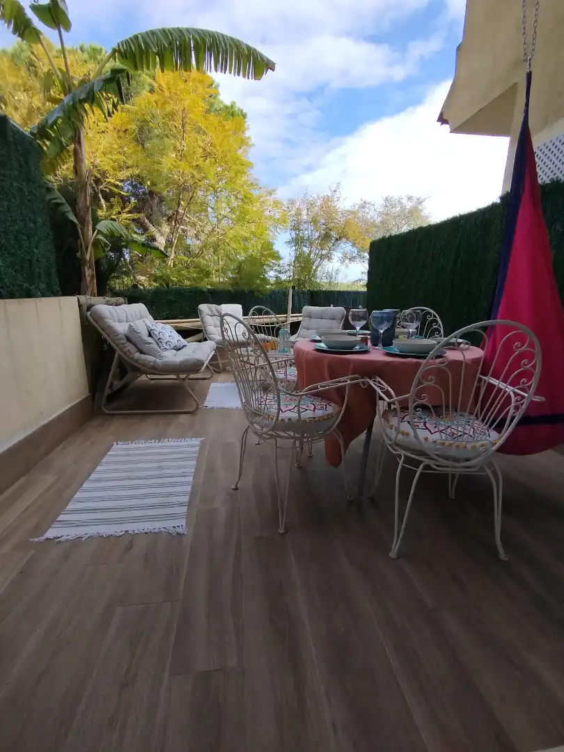 Terrasse von Einfamilien-Reihenhaus zum Verkauf in Islantilla mit Terrasse, Möbliert und Waschmaschine