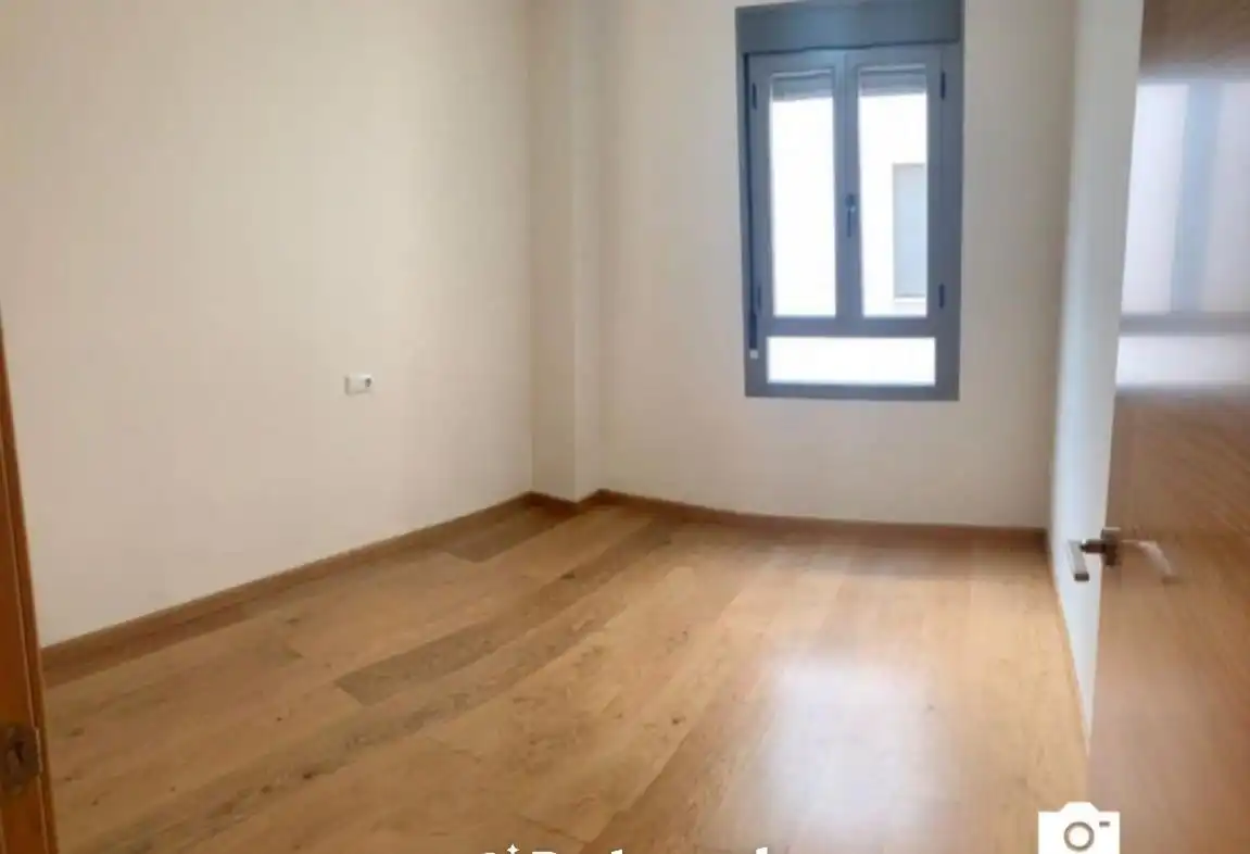 Flat with pool to rent in Avenida Sta. María de Trassierra, imagen 4