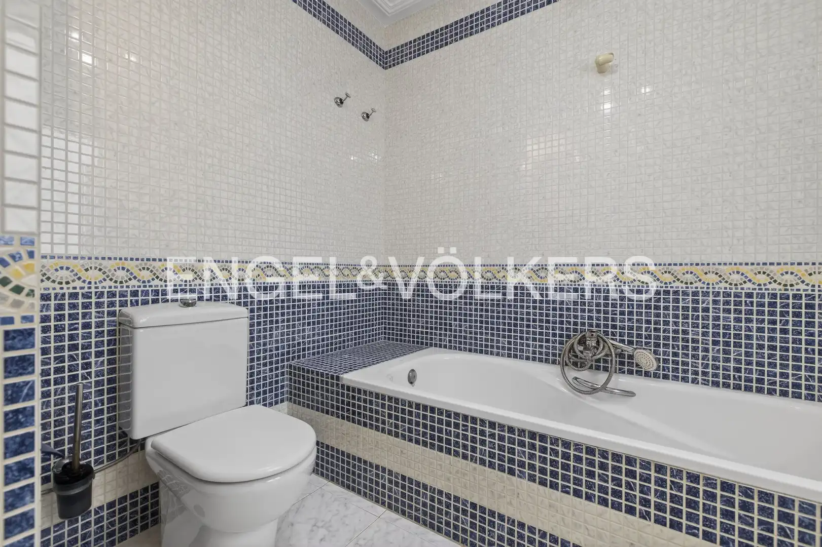 Bathroom of Houses for sale in Osuna  with Air Conditioner and Heating