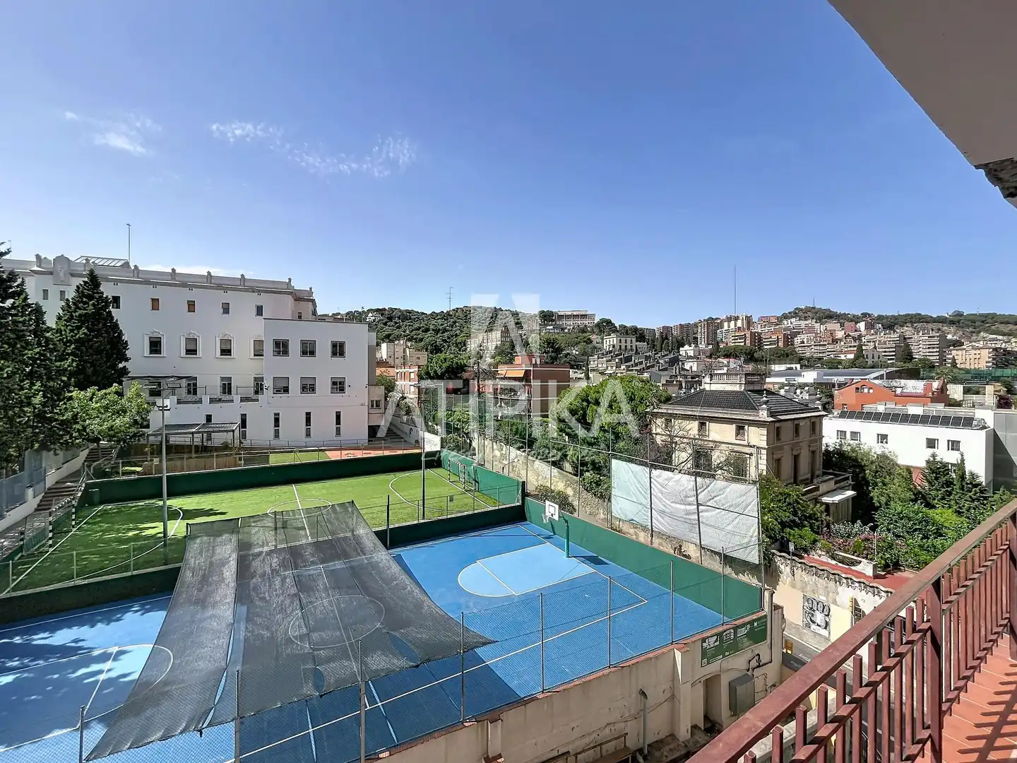 Vista exterior de Pis en venda en Barcelona amb Aire condicionat, Calefacció i Parquet