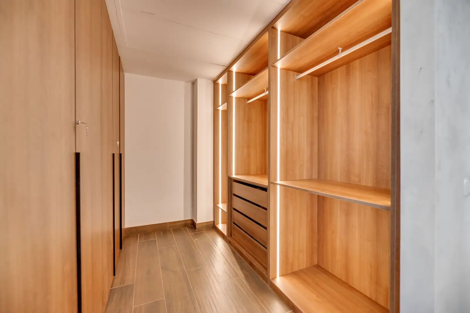 Dormitori de Casa o xalet en venda en Marbella amb Aire condicionat, Jardí privat i Terrassa