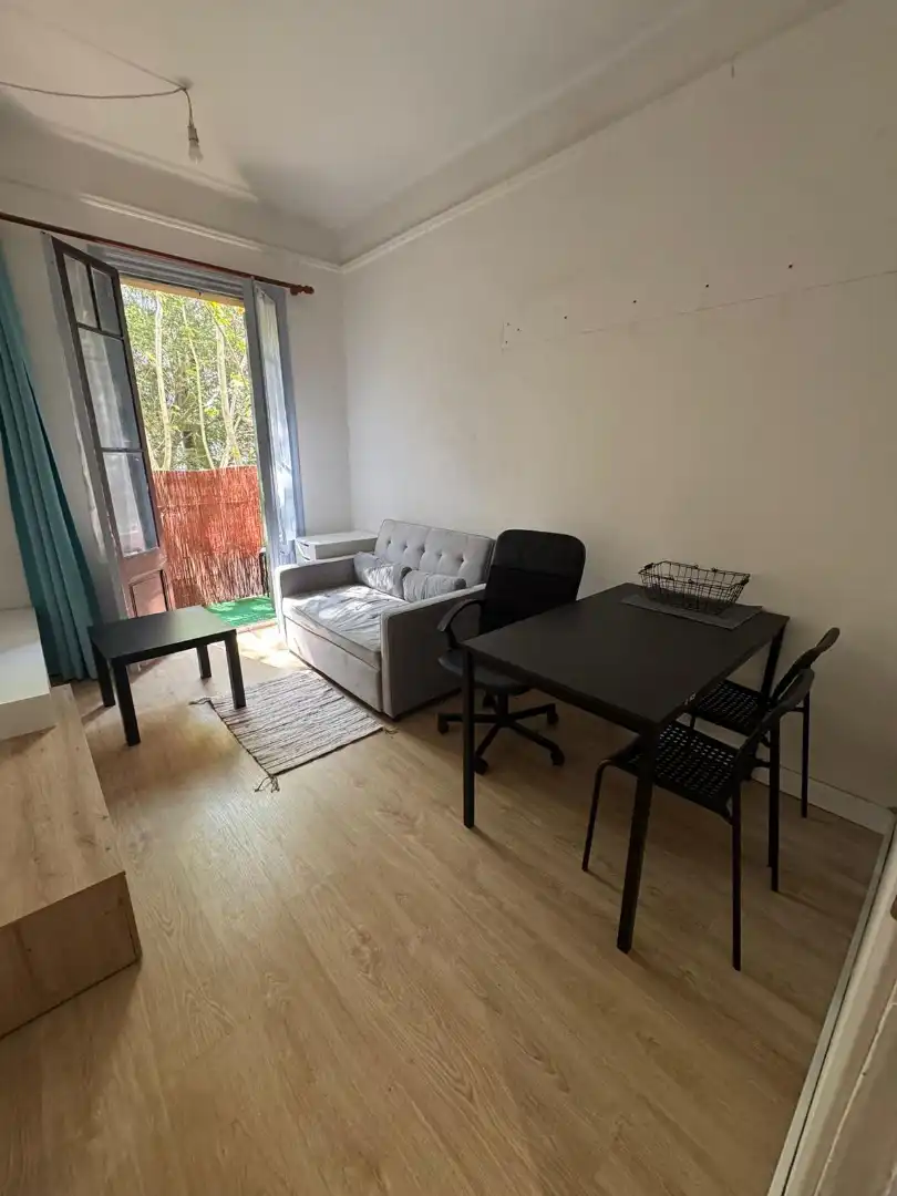Sala d'estar de Pis en venda en Barcelona amb Calefacció, Moblat i Balcó
