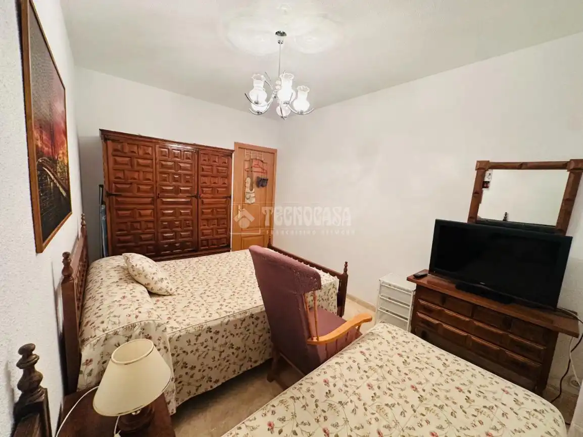 Habitación de Casa o chalet en venta en Escalona con Calefacción, Piscina y Amueblado