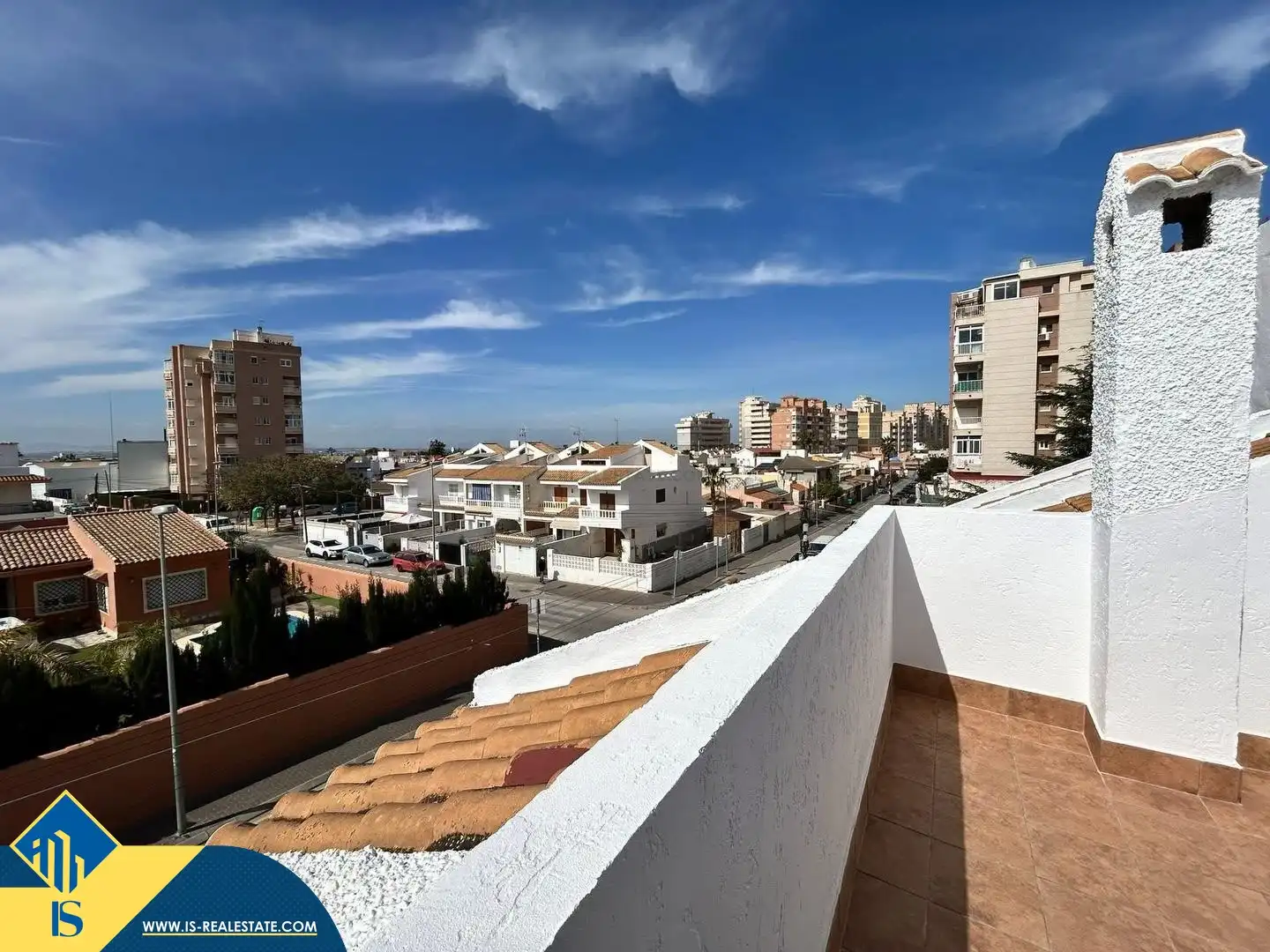 Vista exterior de Casa o xalet en venda en Turís amb Terrassa, Moblat i Piscina comunitària