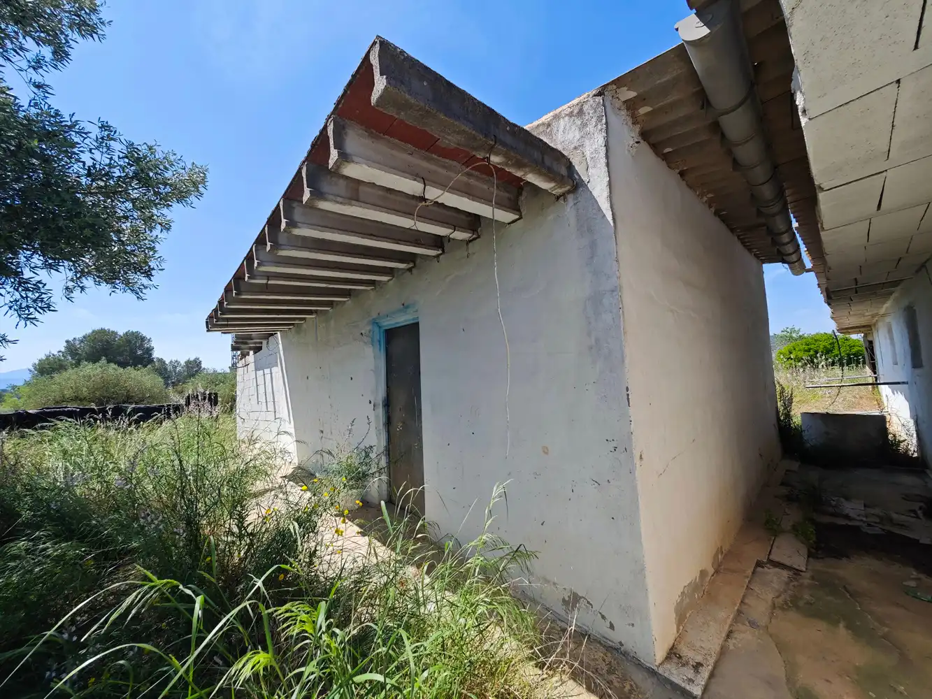 Exterior view of Industrial buildings for sale in Benigànim