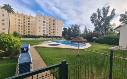 Piscina de Apartament en venda en Fuengirola amb Aire condicionat, Calefacció i Jardí privat