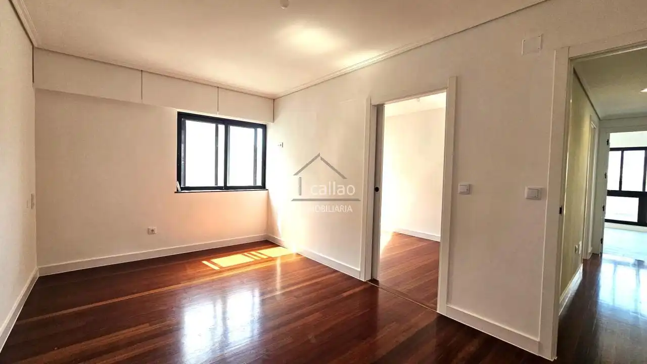 Habitación de Piso en venta en Ferrol con Calefacción y Trastero