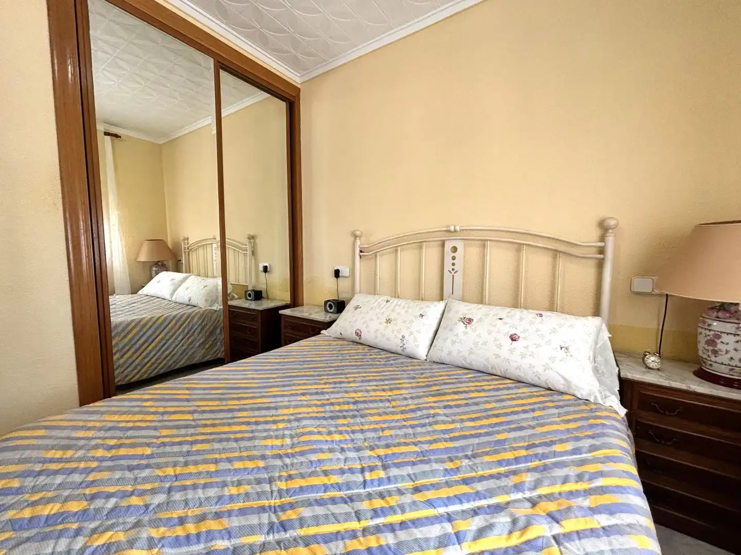Schlafzimmer von Einfamilien-Reihenhaus zum Verkauf in Los Alcázares mit Klimaanlage und Privatgarten
